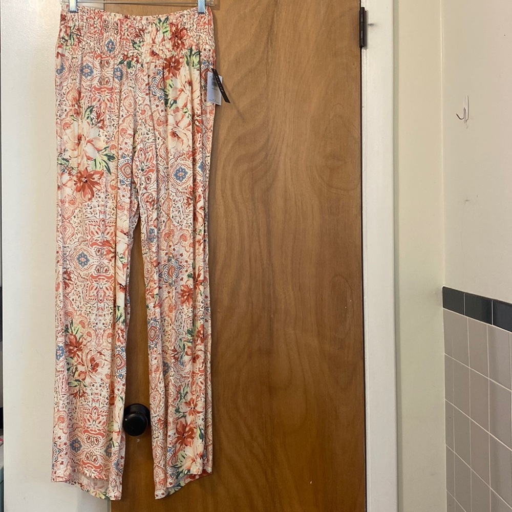 Stretchy floral pants
